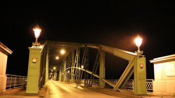 128 éve adták át a forgalomnak a komáromi hidat