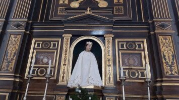 A komáromi Szűz Mária szobor, amely túlélte a tűzvészt