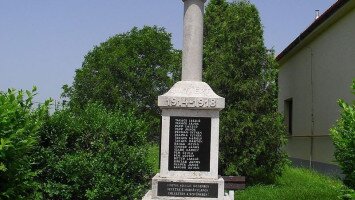 Das Denkmal zu Ehren der im Ersten und Zweiten Weltkrieg Gefallenen