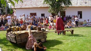 ​Dom ľudových tradícií a Archeologické múzeum 