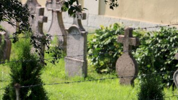 Élve temettek el egy embert Komáromban? 140 éve kérdés