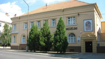 János Thain Museum