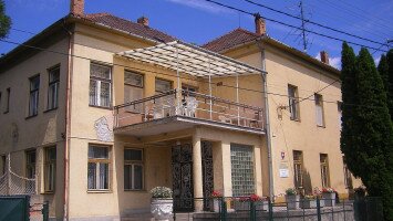 The former castle of the Szarvassy family