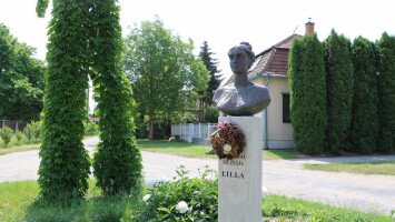 The statue of Lilla 