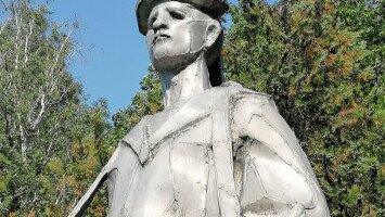 The statue of the unknown soldier