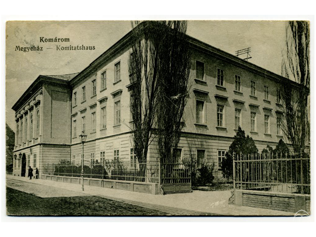 Az egykori vármegyeháza. Forrás: Kuny Múzeum képelapgyűjteménye